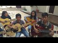 Niños chiapanecos tocan con sus guitarras " Las mañanitas"