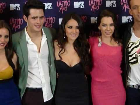 Ultimo Ao Photocall Elenco con Dulce Maria Confere...