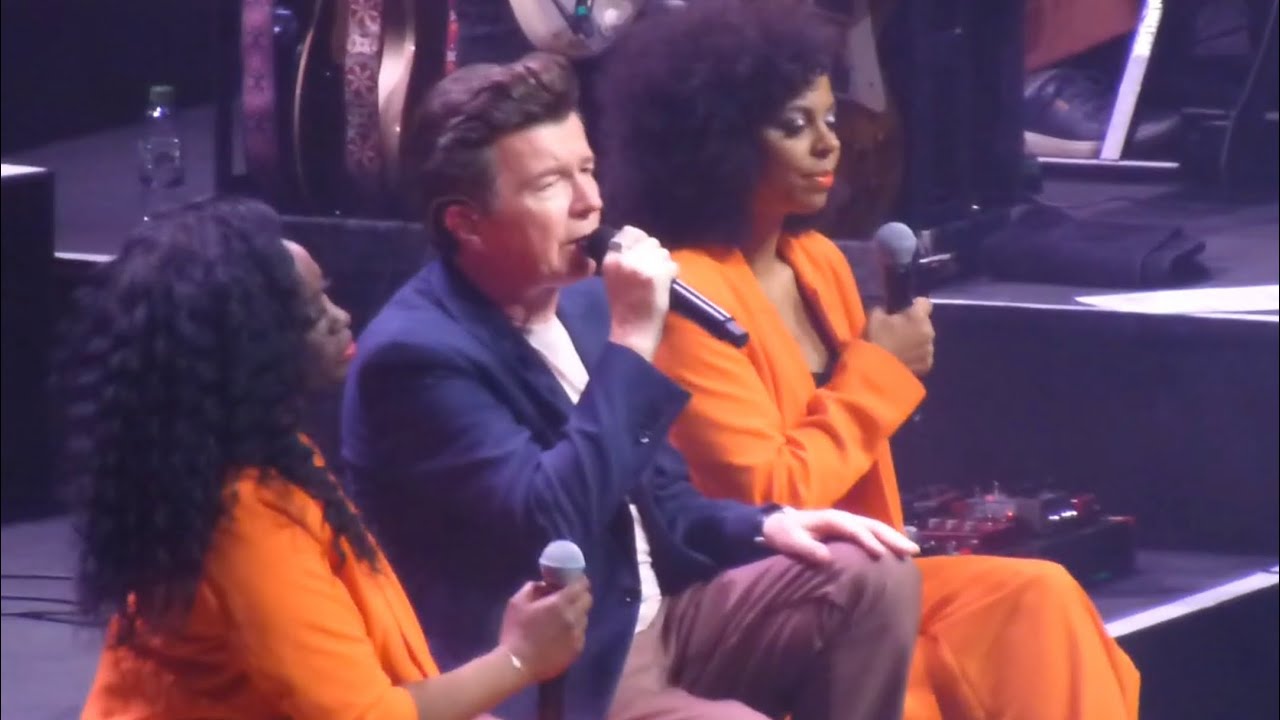 Rick Astley - Hold Me In Your Arms - Wembley Arena, London - November 2021