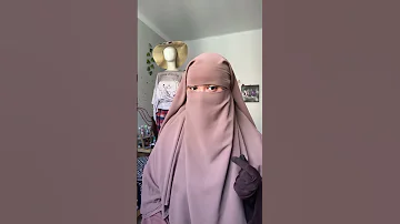 لصق الحجاب بجسم المرأة عند هبوب الرياح الصلاه بودكاست 