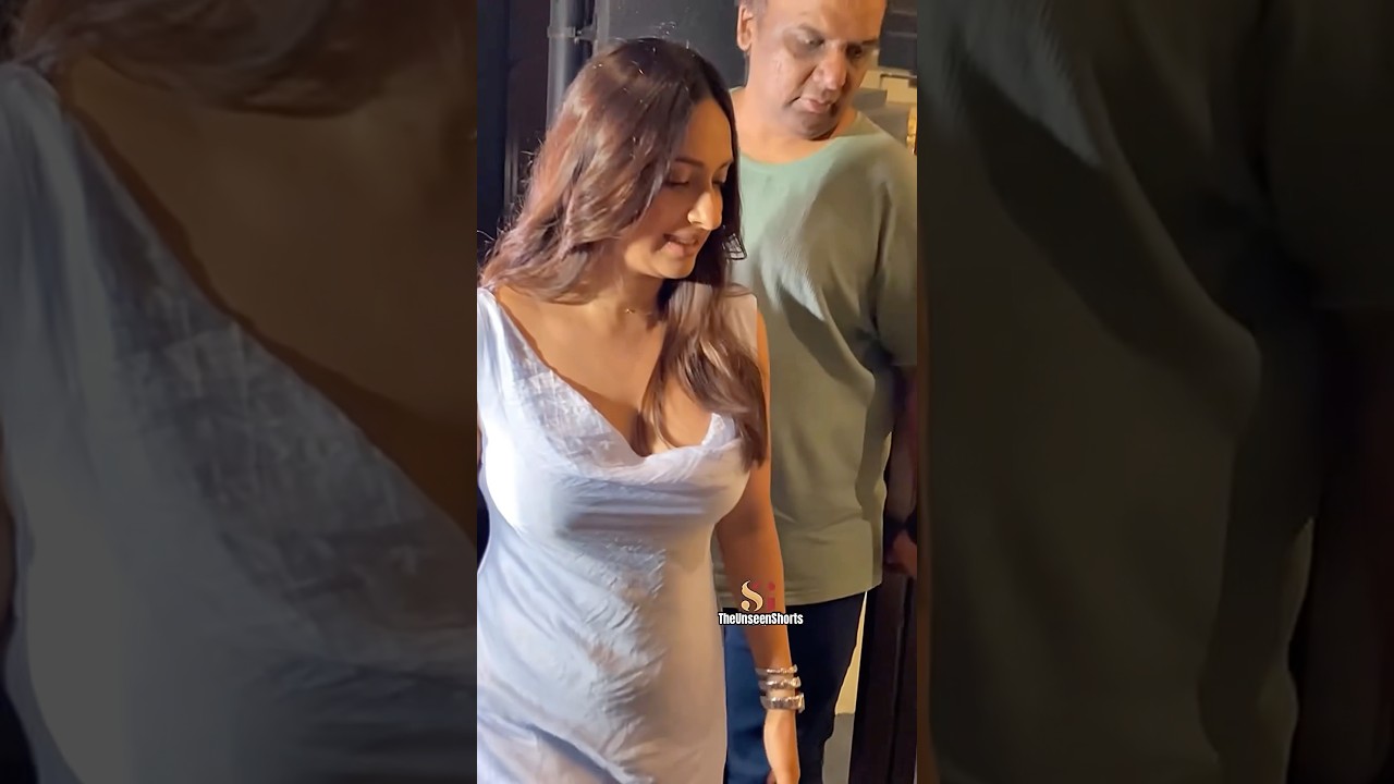 Akansha Ranjan Kapoor🔥😍looks so stunning