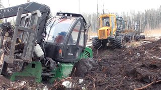 Rescue of heavy logging equipment from the swamp!!! by MNOGO TEHNIKI 34,669 views 2 years ago 9 minutes, 58 seconds