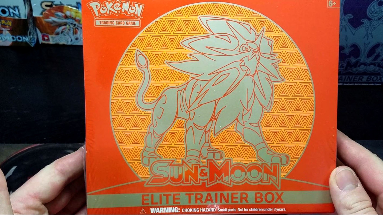 solgaleo booster box Amazon.com: Pokemon TCG: Elite Trainer Box Sun & Moon (Solgaleo) : Toys &  Games main image 1