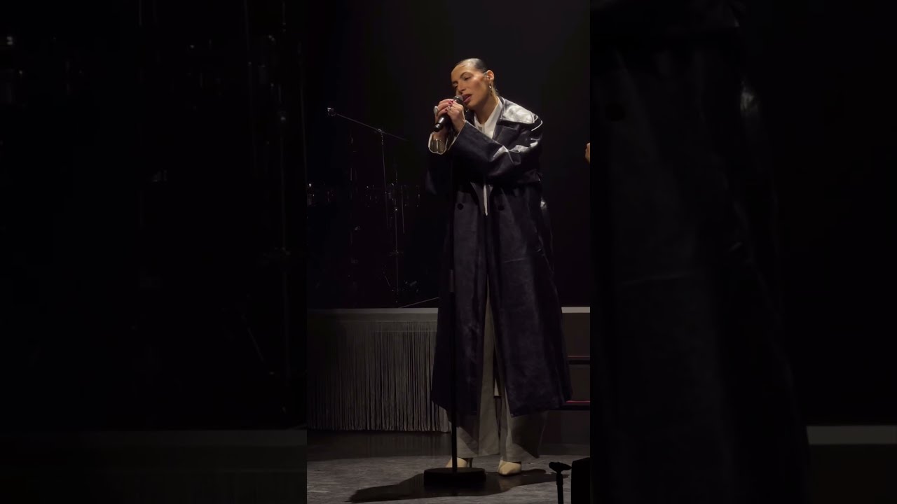 Le Clip "Le Déserteur" est sorti !! Hâte de le chanter ensemble au Zenith :)
