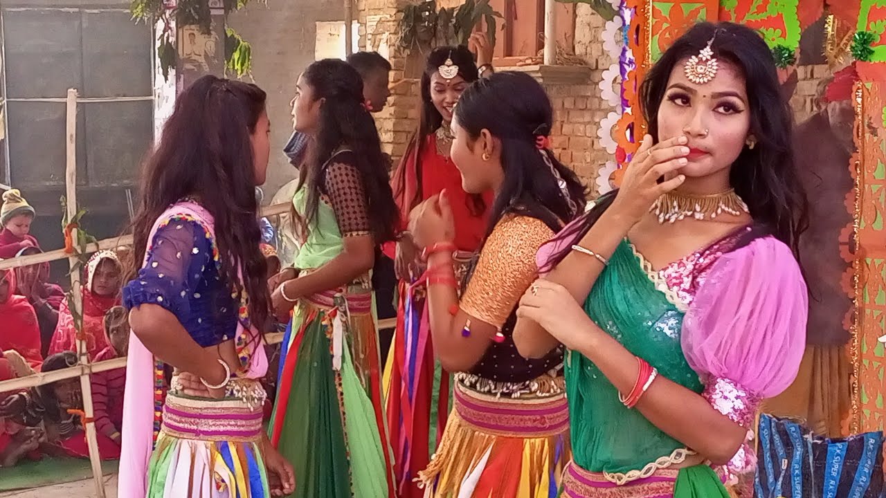 नेपाल की लड़कियों ने रामधुनी में मचाया धमाल !! Nepal girls Viral videos hare Ram hare Krishna Astjam