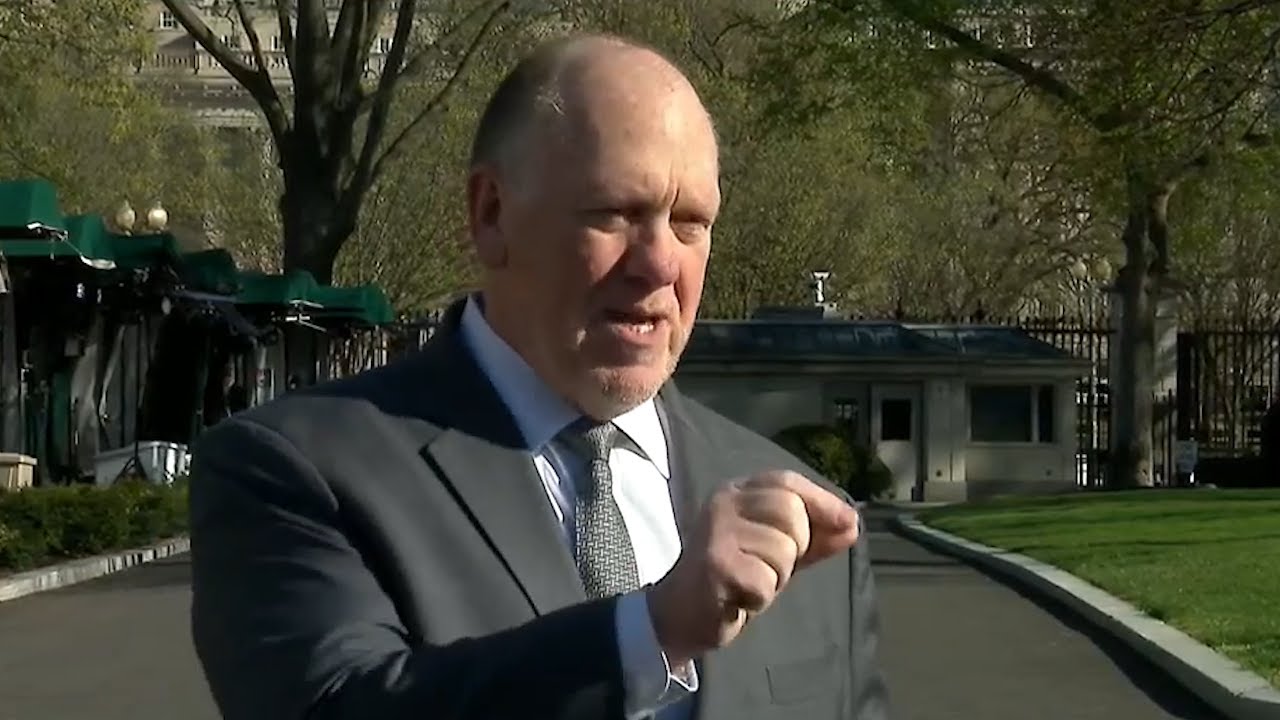 NEW: Tom Homan EDUCATES Reporters on Deportations & Migrant Crisis