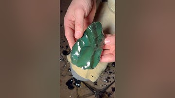 Making a Green Rainbow Obsidian Spearhead! #knife #obsidian #bushcraft #outdoorskills #survival