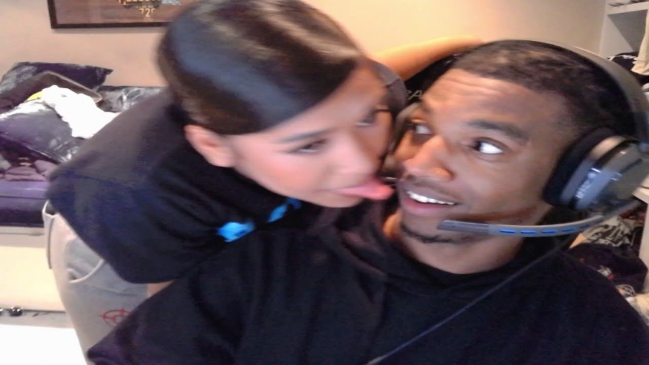 BLOU & DOMI V BOX AGAIN! REMEMBERS TO MUTE THIS TIME!?