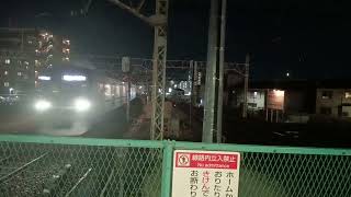 東武10050系　4+2の区間急行　館林行き、東京メトロ13000系　　普通　北越谷行き　西新井駅入線