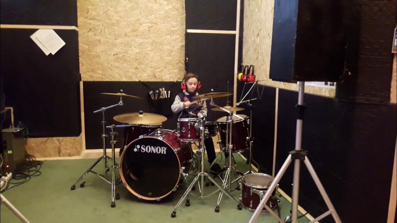 барабанщики в г мичуринск. ударник солист. детский клуб барабанщиков. школа барабанщиков. игра на барабанах.