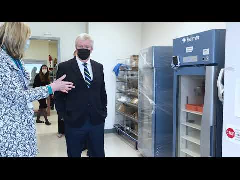 General Rick Hillier tours SHN's Vaccine Clinic operations by Scarborough Health Network