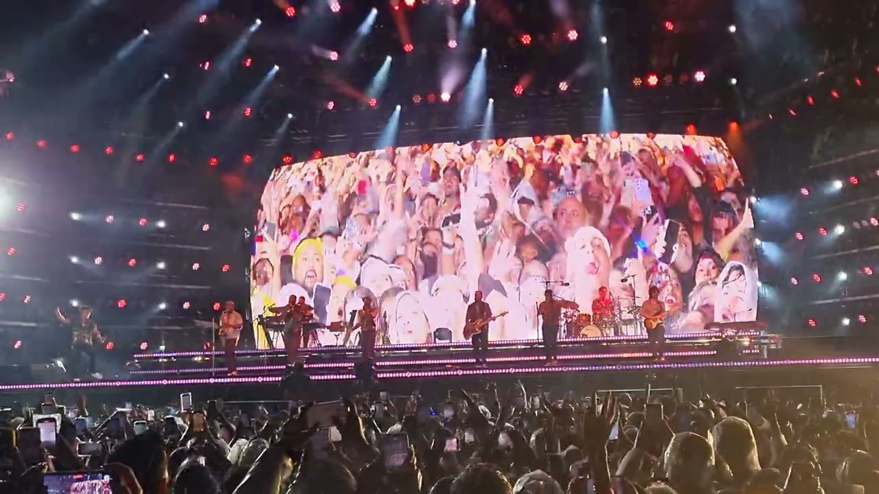 Bruno Mars - Treasure (Live In Brasil 19/10)