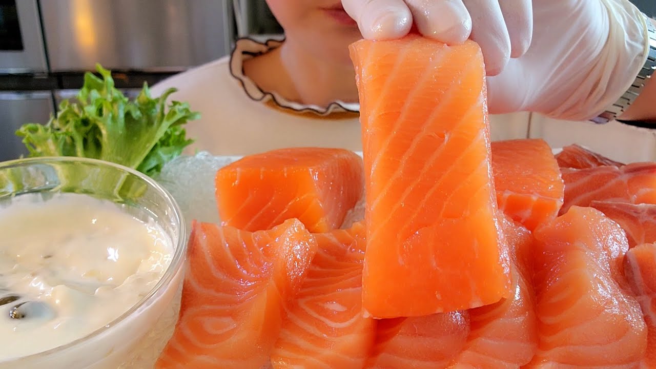 쫀득쫀득 연어^^|salmon|サーモン - YouTube