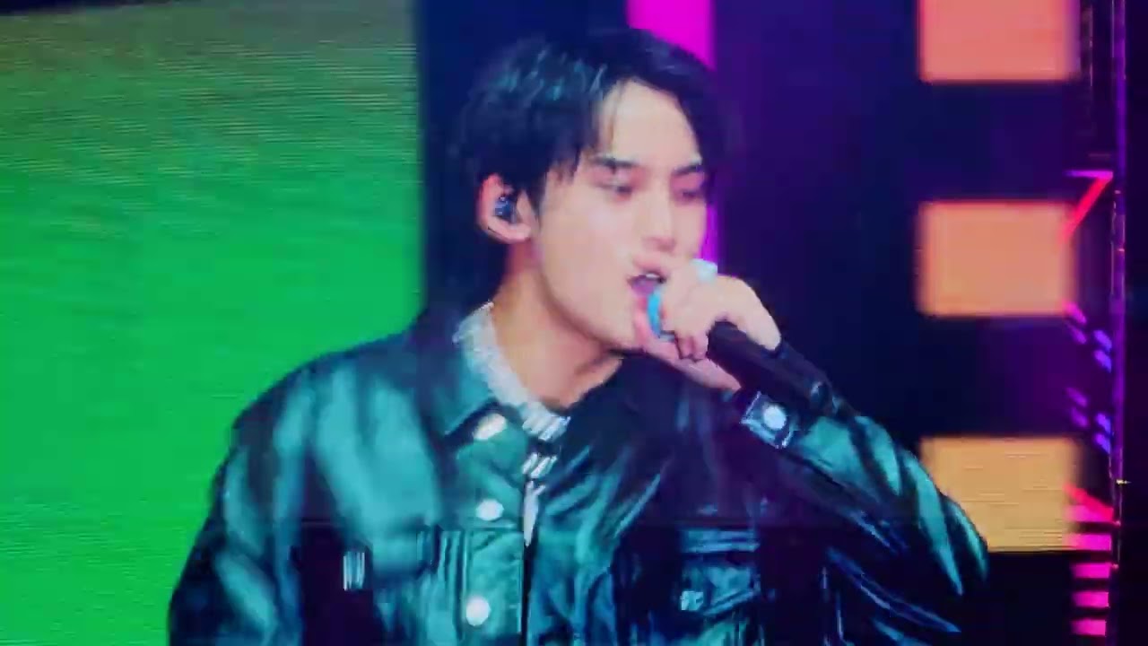 Pretty Woman: Seventeen Scoups x Mingyu Dream Concert Abu Dhabi 22112025