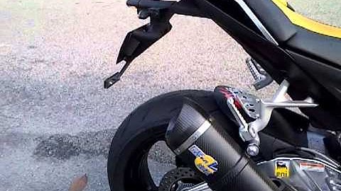 Aprilia Tuono V4 APRC with Leo Vince Factory R Carbon