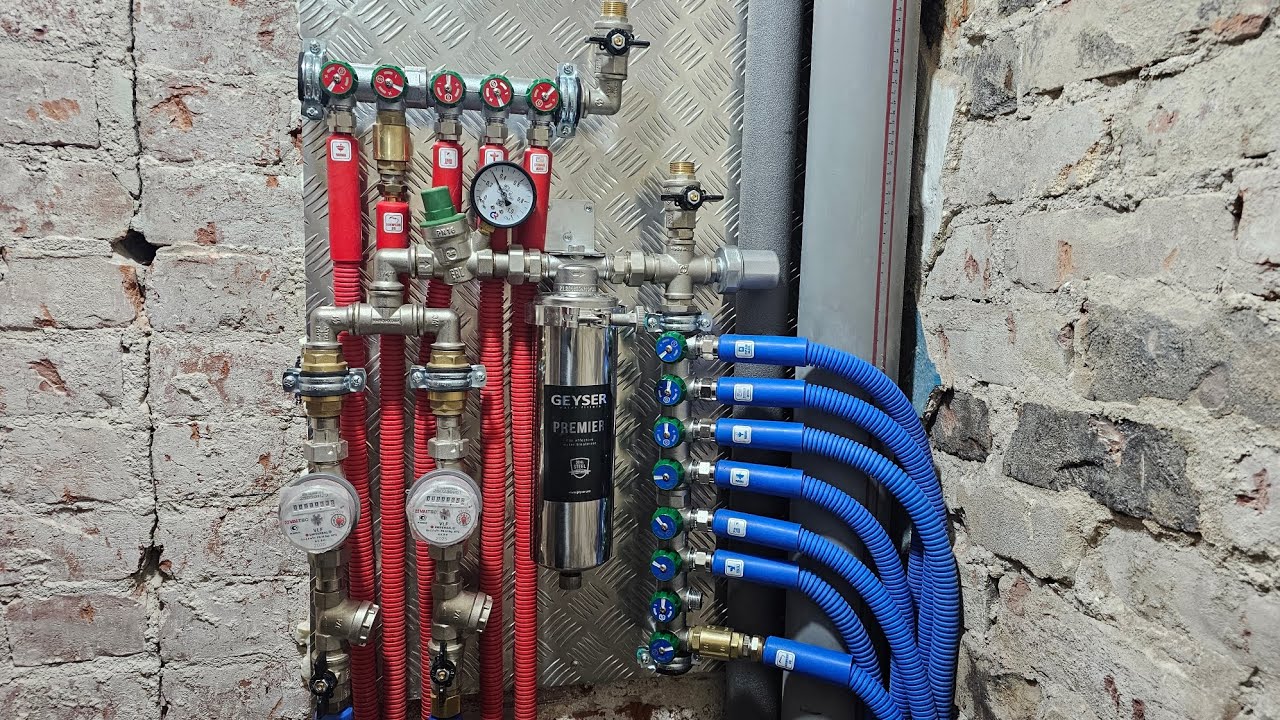 Процесс монтажа водопровода и канализации снятый на экшн-камеру. Старый фонд ,Санкт-Петербург.