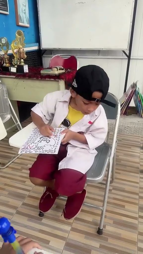 Vidio kocak dan gokil @nyaikembang1nyaikembang1 /cewek cantik di perpustakaan ?