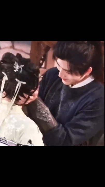 ChenFeiyu was excited & happy playing with Dilraba's cheeks #dilraba#迪丽热巴#dilireba#chenfeiyu#陈飞宇