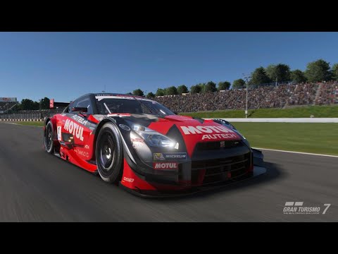グランツーリスモ 7より鈴鹿サーキットを走るGT-Rニスモ GT500(2016