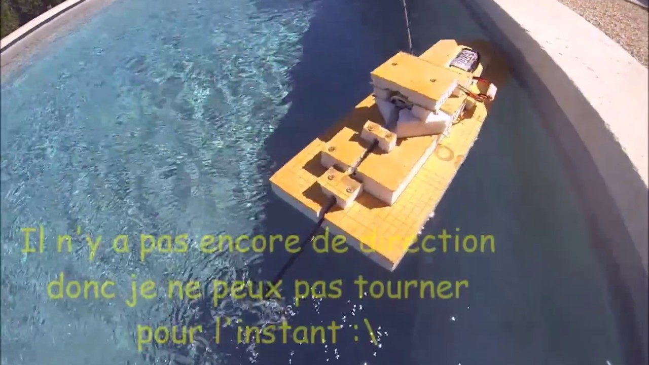 Bateau RC fait maison + test partie 1 (RC BOAT) - YouTube