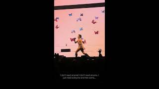 Halsey — “Clementine” (Live at The O2 Arena in London) | 8 March 2020 Resimi