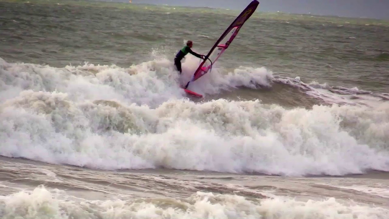 Wissant Wave Classic 2018 - Jules Denel milking the wave