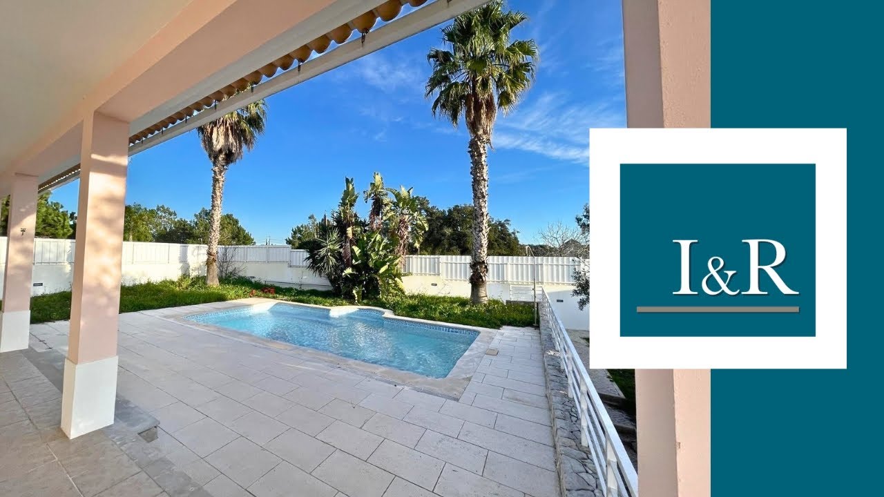 Moradia T3+2 com jardim e piscina | 3+2 bedroom villa with garden & pool  Moradia in Meco, Sesimbra