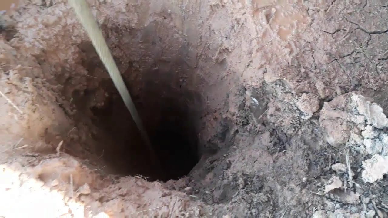 شاهد ماذا يفعل عمال حفر الآبار في المغرب  . وثائقي الحفر و التنقيب عن الماء