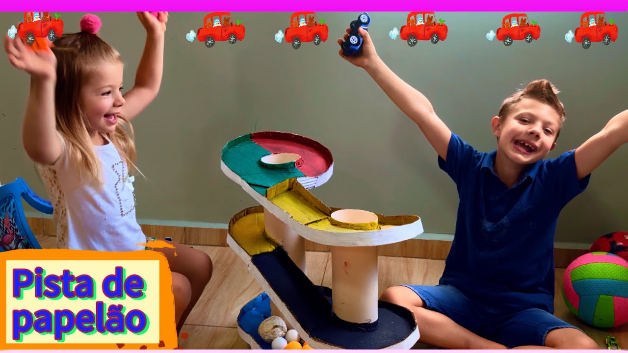 Construindo uma pista de carrinhos de papelão com Matheus e Isabela