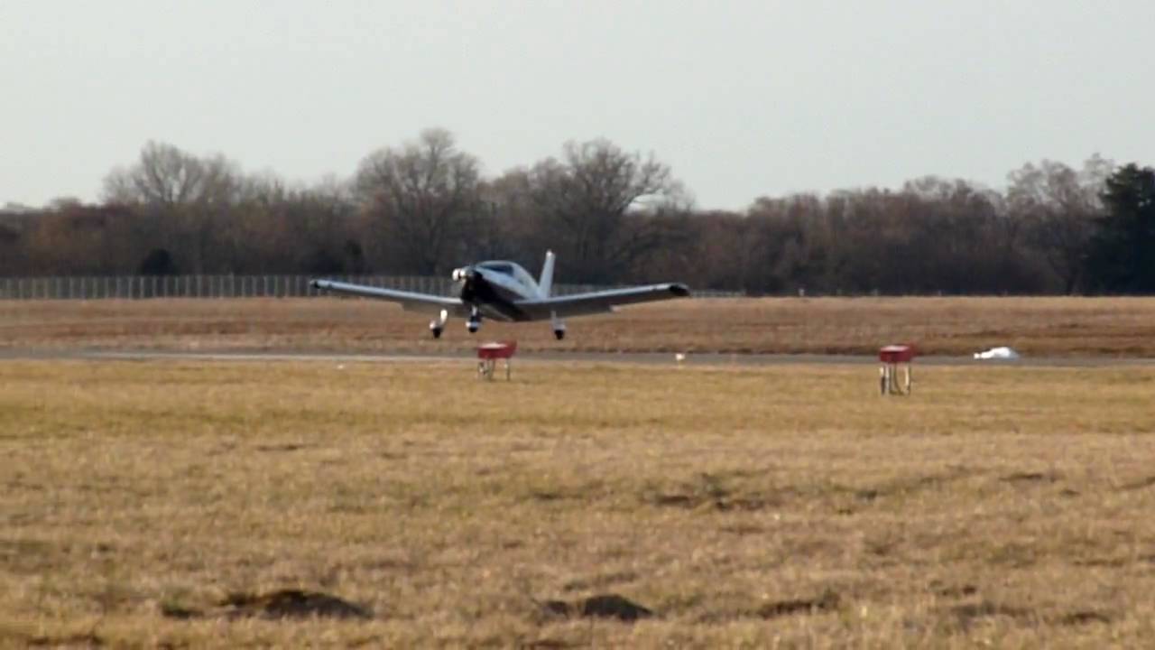 Cherokee SIX, N3645W landing at KHWY on 1/23/10, 1623