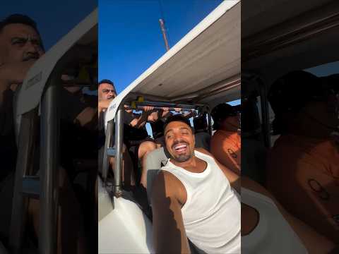 Tirullipa e os amigos curtindo a praia de Fortaleza