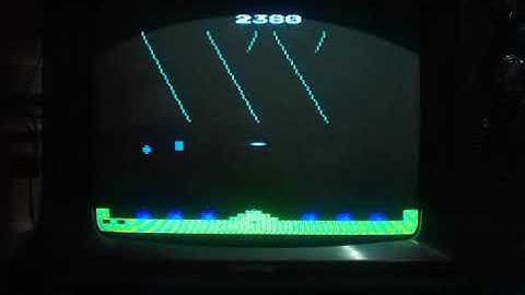 Missile Command (Atari 2600) in a 1987 CRT TV (emulated)