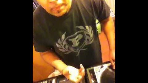 How to do the crab scratch with turntable