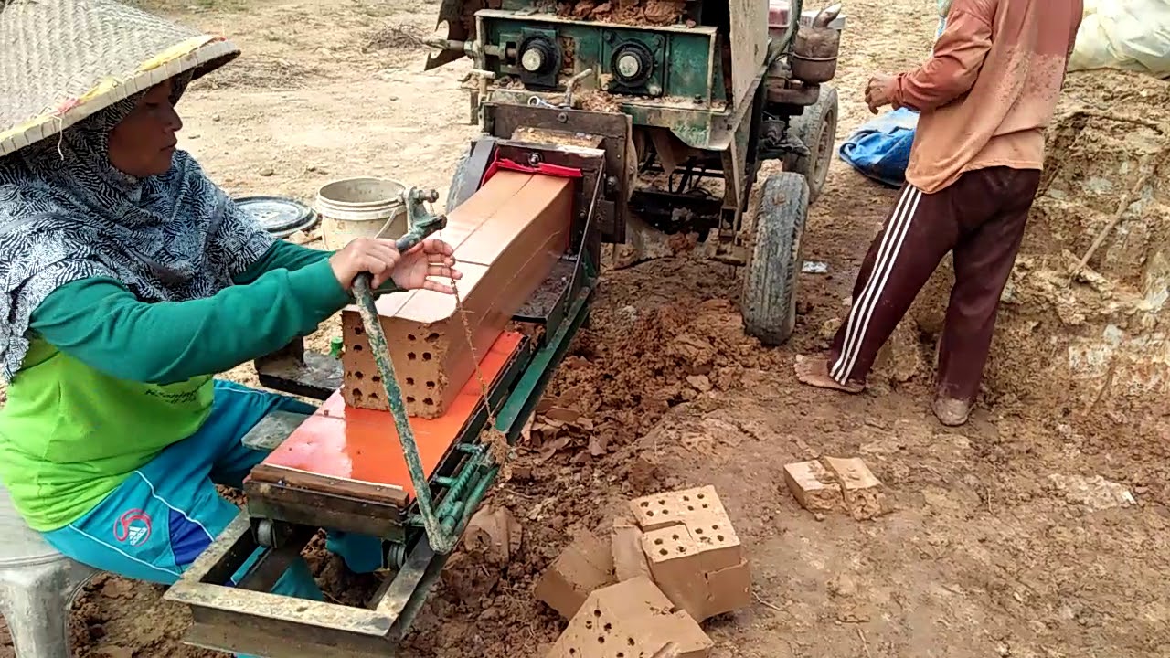 Pembuatan bata bolong