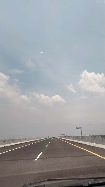 Jalan Tol Menuju Pintu Kebomas Gresik
