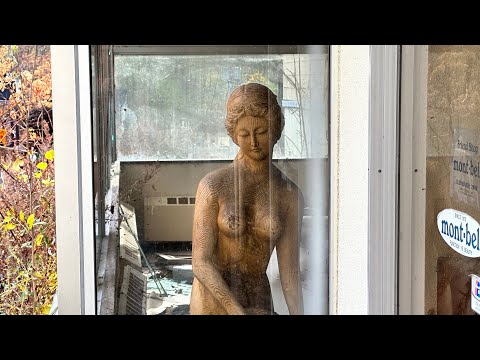 Abandoned Spa Hotel, In Remote Japan. Hotel Spa Abandonné au fin fond du Japon