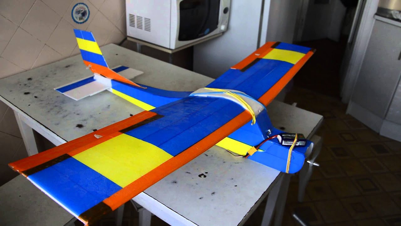 Motor, servo test. Cessna trainer RC - YouTube