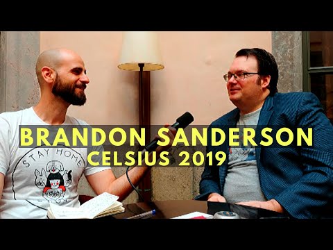 BRANDON SANDERSON gives us some advice about writing fantasy | Celsius'19 | English | Subs. español