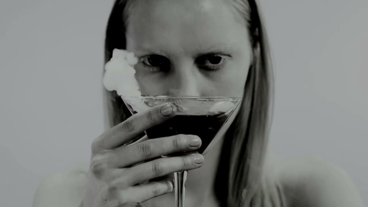 NAUREA - No One There