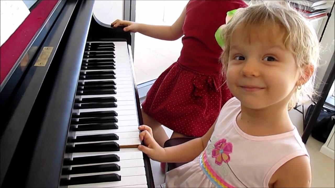 Piano enfant rouge