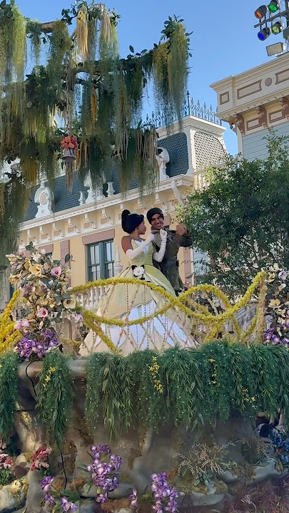 Magic happens if you just believe 💫 #disney #disneyland #magic #funny #shorts