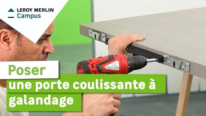 Comment poser une porte coulissante en applique ? Leroy Merlin - YouTube