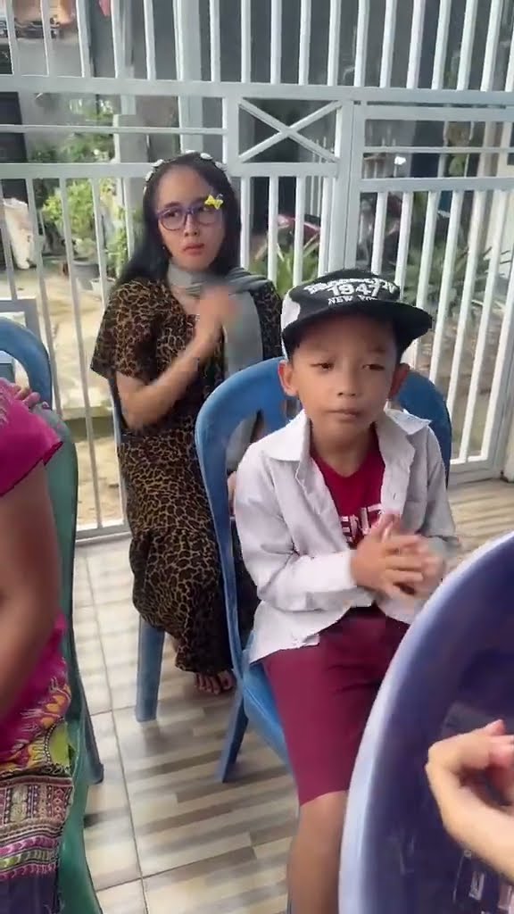 Vidio kocak dan gokil @nyaikembang1nyaikembang1 /penyesalan ayah?