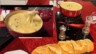 Recette fondue suisse moitié, moitié  Perpétuer la tradition  Gruyère et Vacherin Fribourgeois AOP