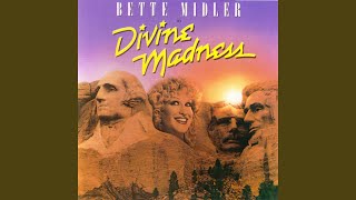 Vignette de la vidéo "Bette Midler - Big Noise From Winnetka (Live)"