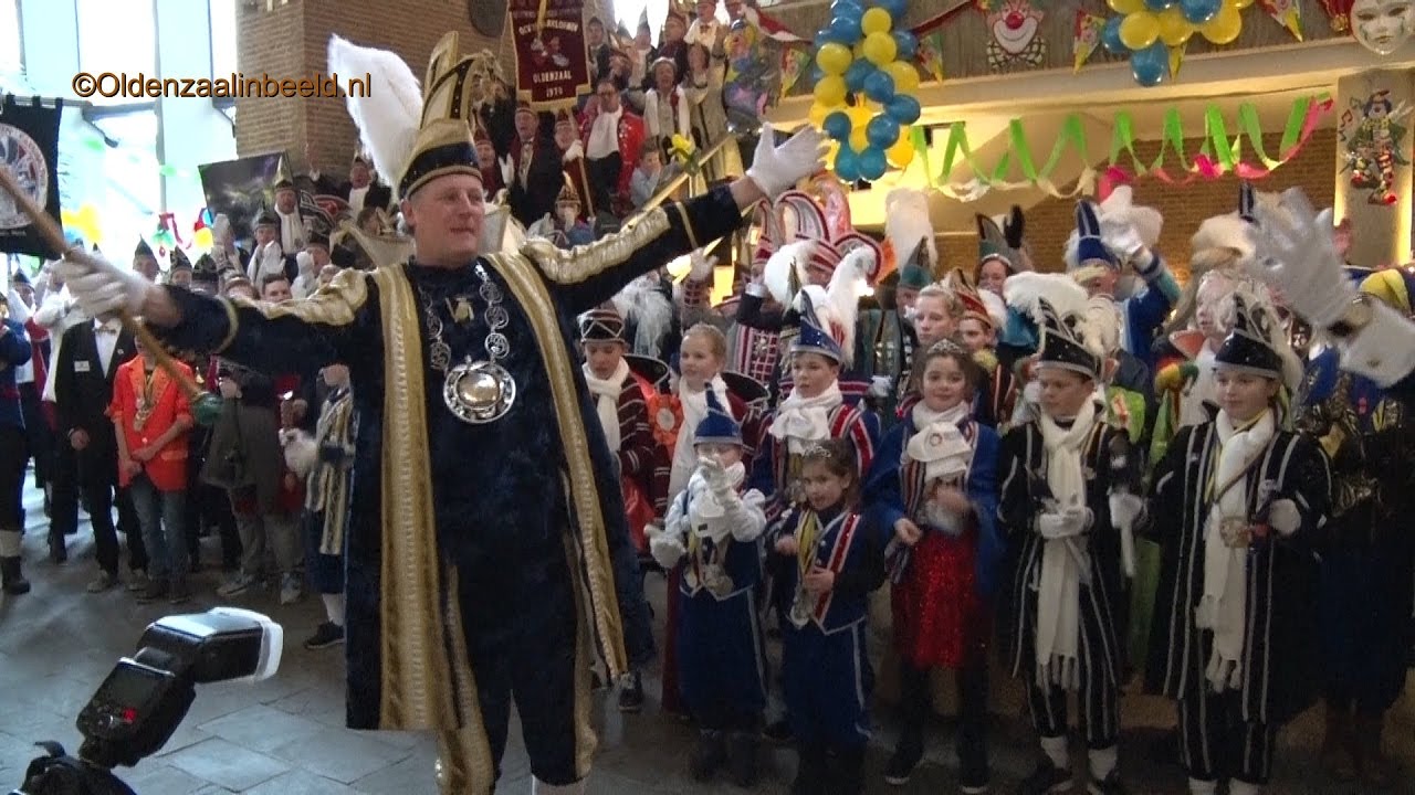 Intocht en sleutel overdracht Prins Bas 2017 Oldenzaal.