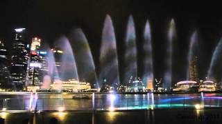 Лазерное шоу у отеля Marina Bay Sands. Сингапур. Лазерное шоу у отеля Marina Bay Sands. Сингапур.