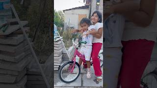 Bisiklete Iki Kişi Bineceklermiş😂 Resimi