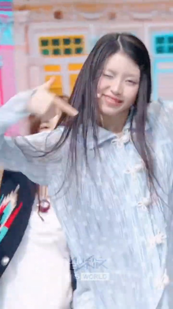 I DO ME - KiiiKiii キキ 키키 #I_DO_ME #KiiiKiii #キキ #키키 #Shorts #MusicBank | KBS WORLD TV