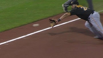 PIT@BAL: Alvarez robs Cruz of a hit with diving stop